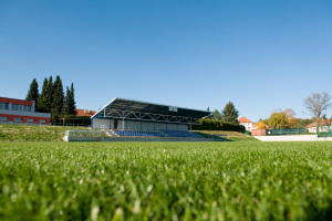 fotbalovy-stadion-podzim-rijen-2020-06