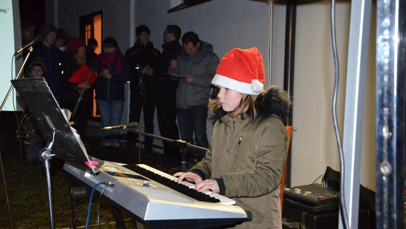 Přátelské setķání při koledách a vánočních písních Jetřichovec