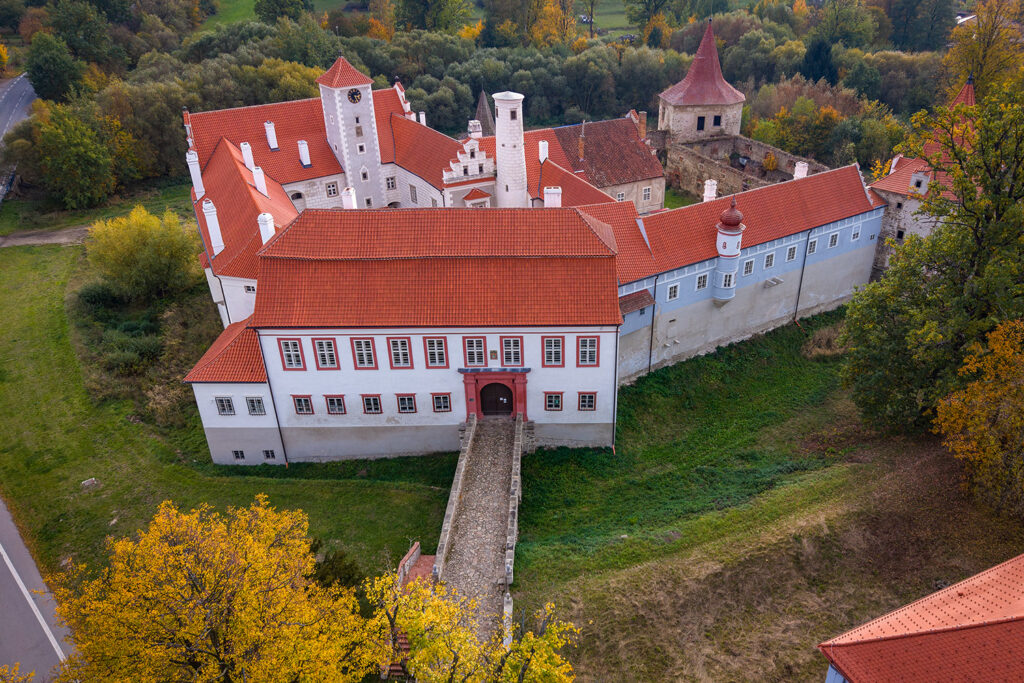 Zámek Červená Řečice